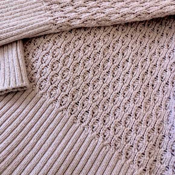 American Eagle, XS, pink pullover sweater - Picture 3 of 3